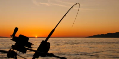 Anglerboot bei Sonnenuntergang Kroatien